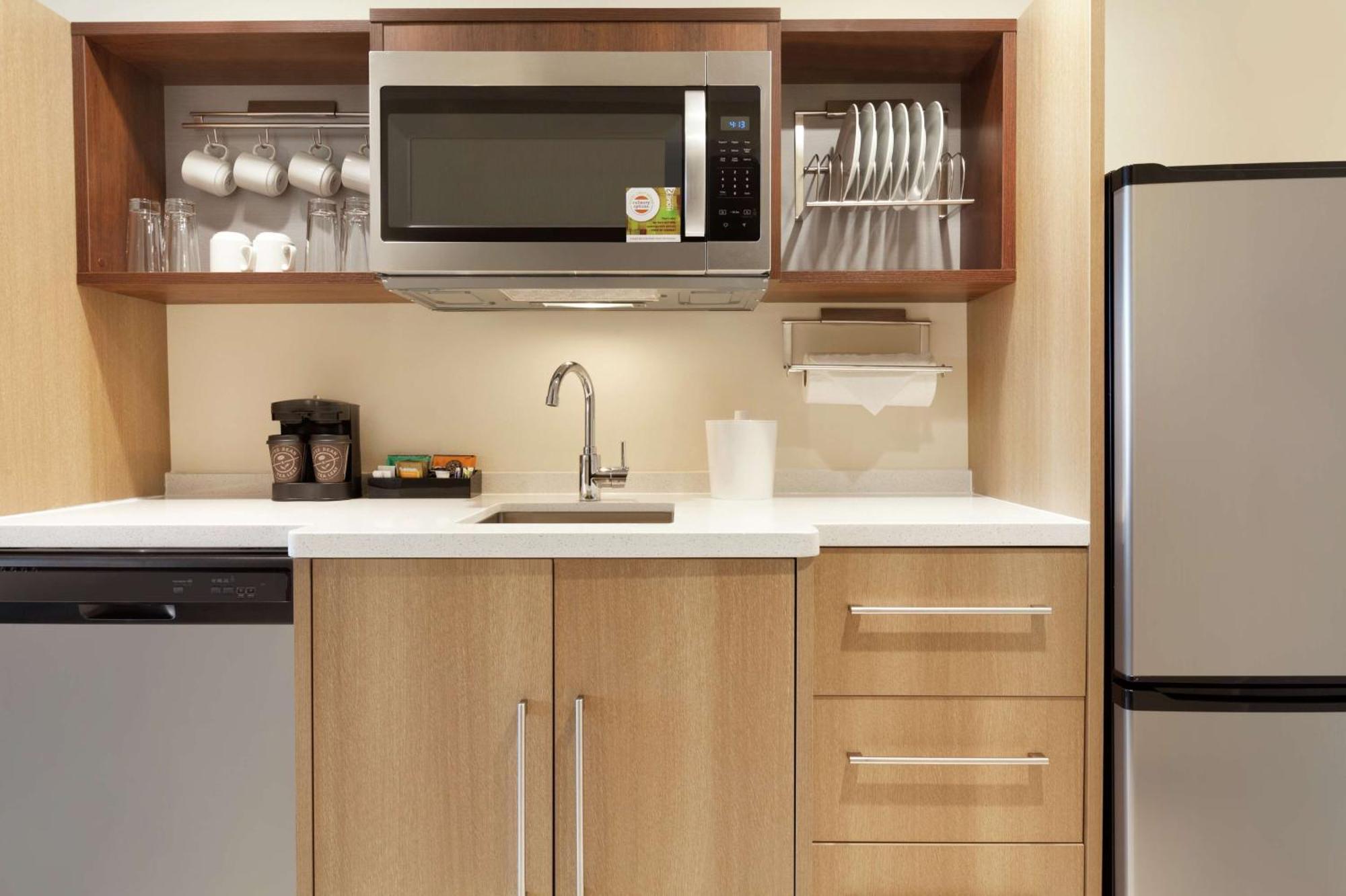 Home2 By Hilton Sarasota Bradenton Airport 3*